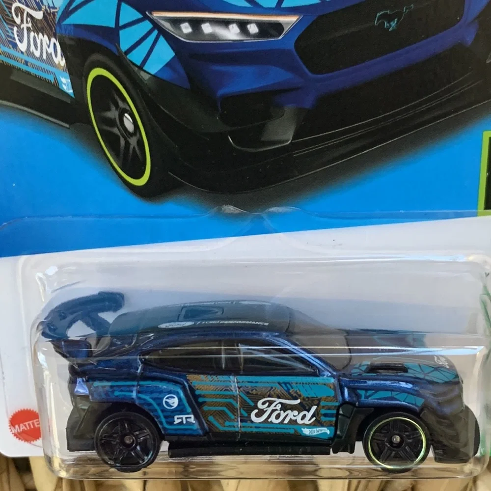 Treasure Hunt Ford Mustang Mach E1400 Hot Wheels Electric Vehicle EV Car 2024 🆕